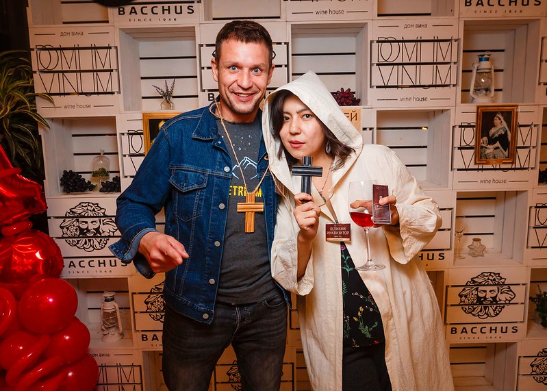 Тыквенные фонари и декорации для квеста на Хэллоуин в generalCities.Сургуте