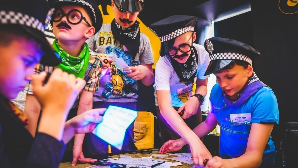 Квест на&nbsp;23&nbsp;февраля для детей &laquo;Дом с&nbsp;привидениями&raquo;: только особый фонарик укажет на&nbsp;невидимые подсказки. 